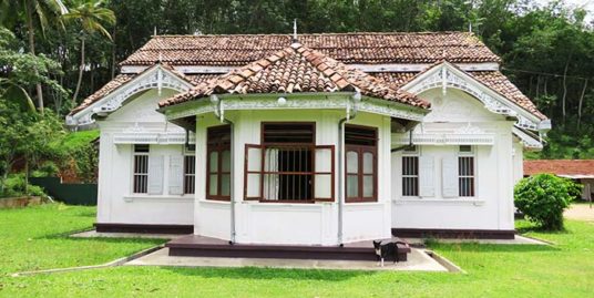 Beautiful Colonial House near Ahangama