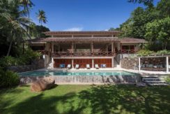 LIP-006 An exclusive and private retreat