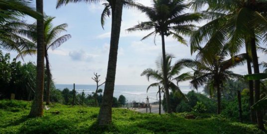 Bare land, Sea views and cool breezes