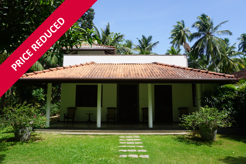 A delightful 1-acre property in a prime position in Unawatuna
