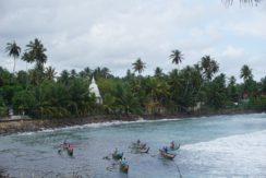 Amazing views - Fishermen in Dikwella Bay