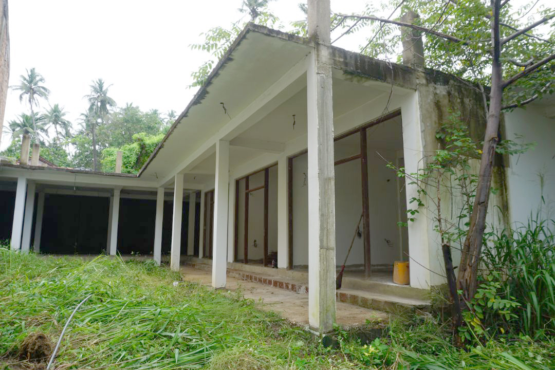 Unfinished building with potential – Mirissa