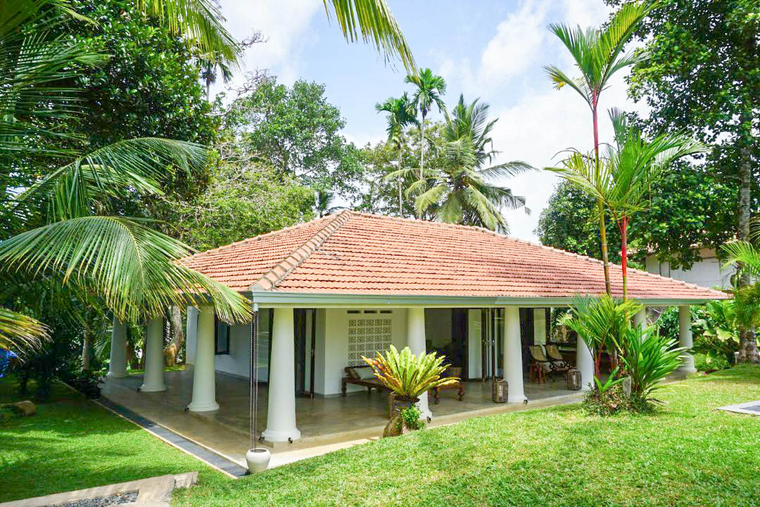 Colonial bungalow in the hills for rent