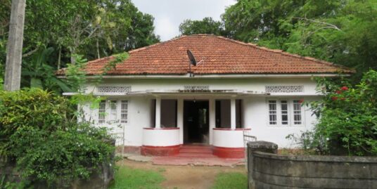 Ahangama Deco house with charm