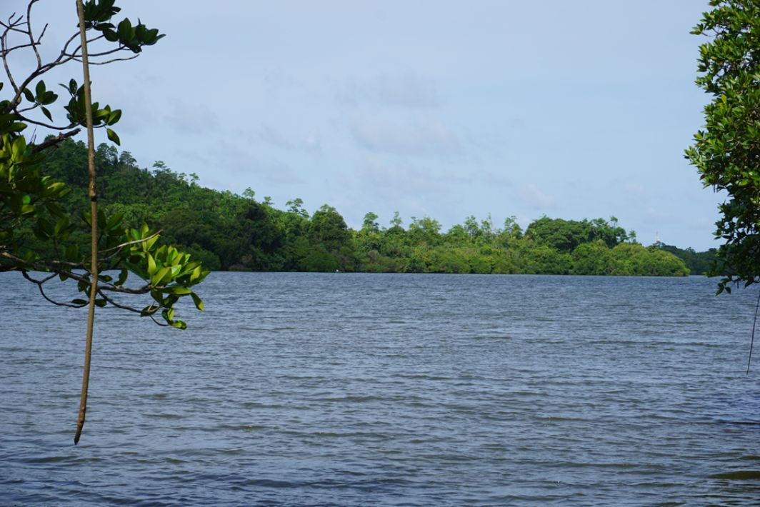 Kathaluwa West facing lakeside land