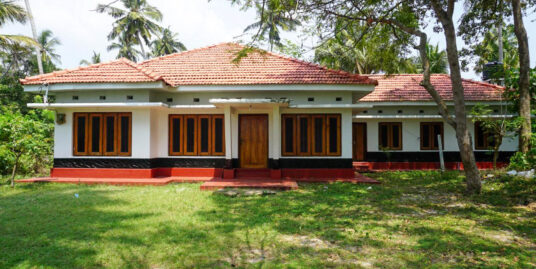 Kathaluwa deco style house with large land