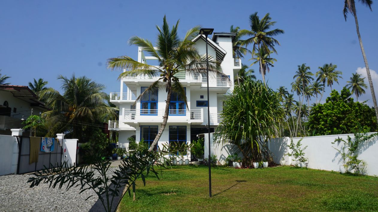 Kathaluwa newly built house with sea views