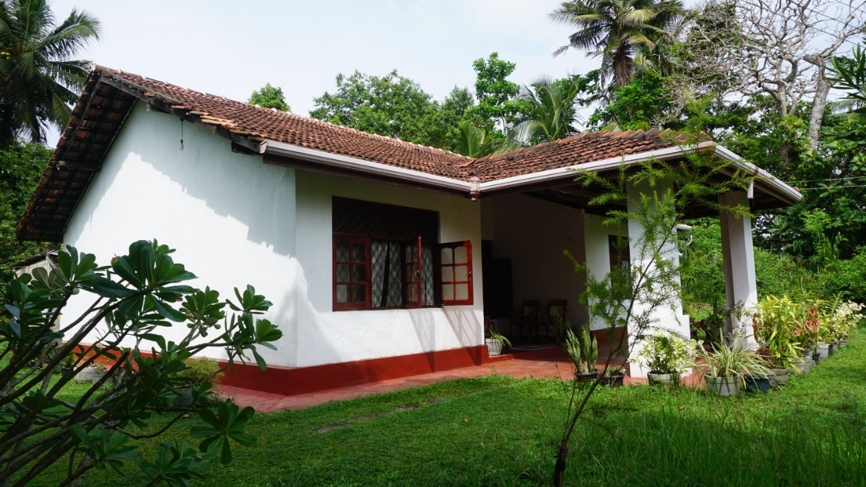 Kathaluwa, 3 bedroom house in quiet village