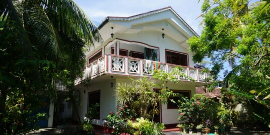 Ahangama two story house close to the beach