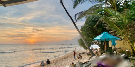 Beach front villa with bar and restaurant