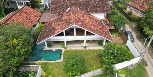 Luxury 5 Bedroom Villa 5 Minutes’ Walk to Mirissa Beach