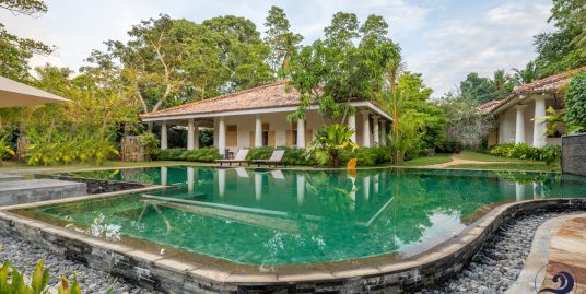 Stunning 4-Bedroom Villa in Ahangama