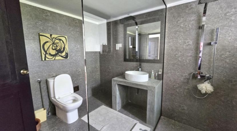 Bathroom master bedroom
