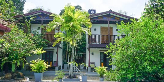 5-Bedroom Property from Unawatuna with an Outdoor Terrace