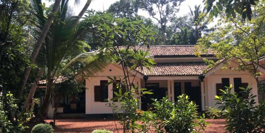 Timeless Colonial Residence with Bawa-Inspired Architecture
