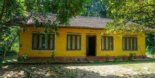 Spacious Land with House in Habaraduwa