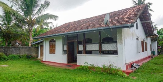 Colonial House Close to Midigama Beach