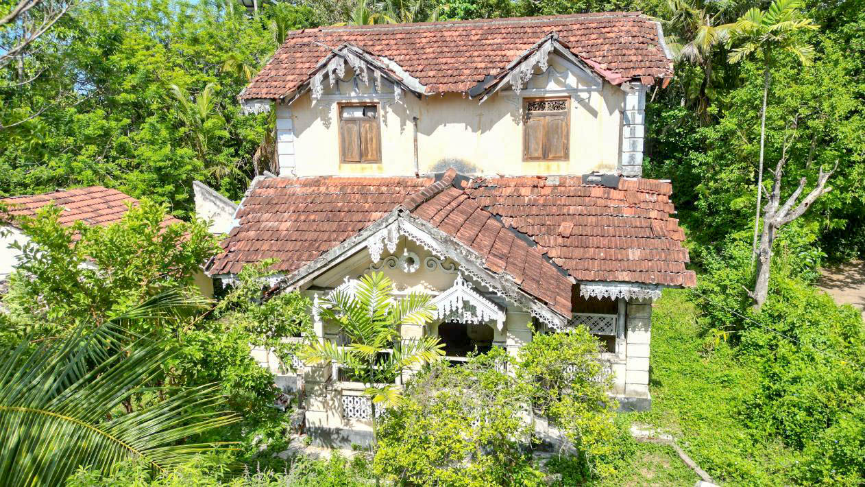 Colonial Property with Renovation Potential