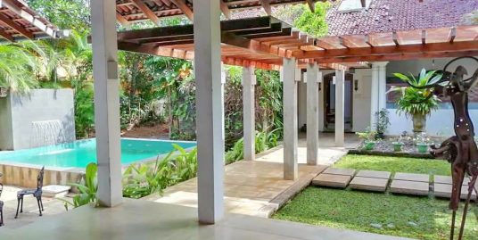 Idyllic Colonial Villa in the Heart of Weligama