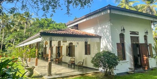 Colonial Villa with 3 Bedrooms, Pool, and Garden Cottage