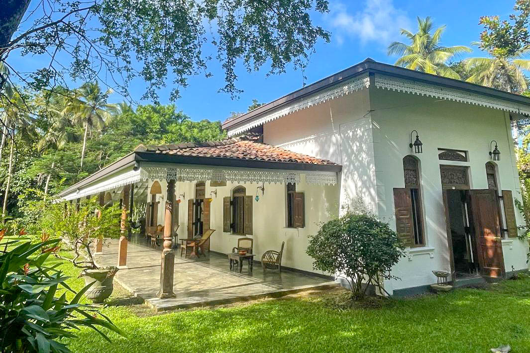 Colonial Villa with 3 Bedrooms, Pool, and Garden Cottage