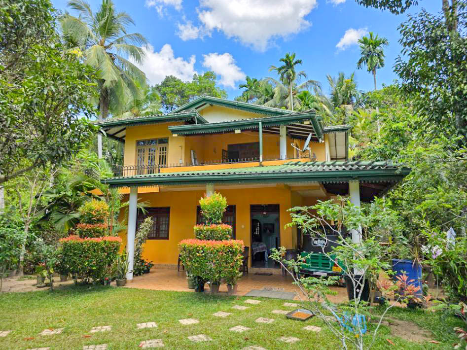 A two-storey house away from the hustle and bustle of town- Weligama