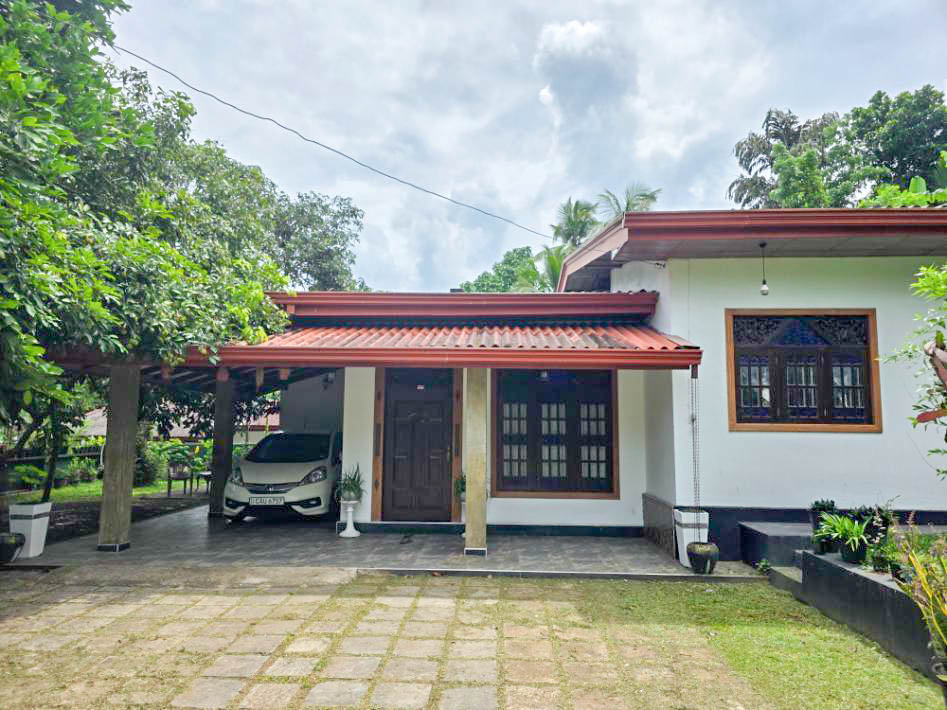 4 Bedroom House with Gated Security and Full Utilities